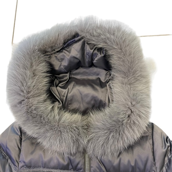 Prada Authentic Silver Gray Short Down Puffer Quilted Fox Fur Hood 40/XS $1500 - Picture 3 of 16